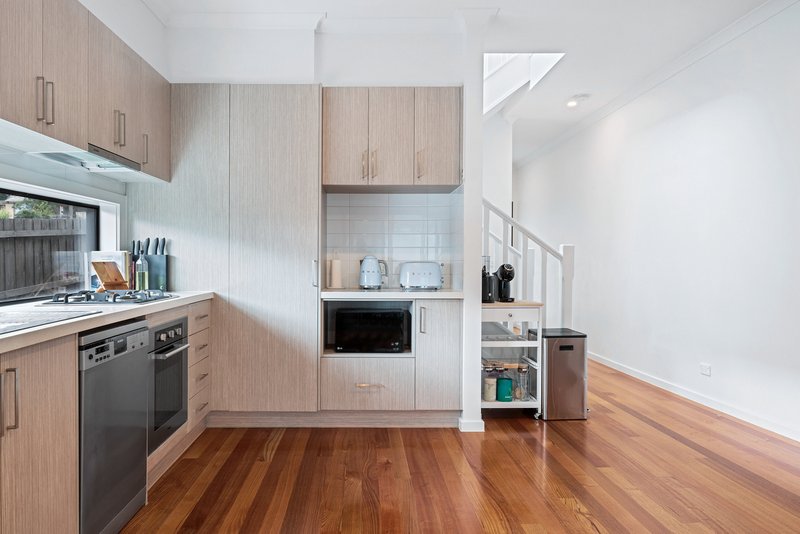 Photo - 7/69 Manchester Road, Mooroolbark VIC 3138 - Image 3