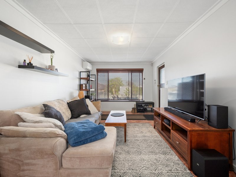 Photo - 76a Henry Street, East Cannington WA 6107 - Image 3