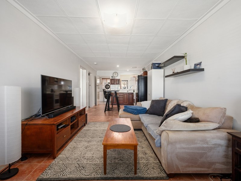 Photo - 76a Henry Street, East Cannington WA 6107 - Image 6