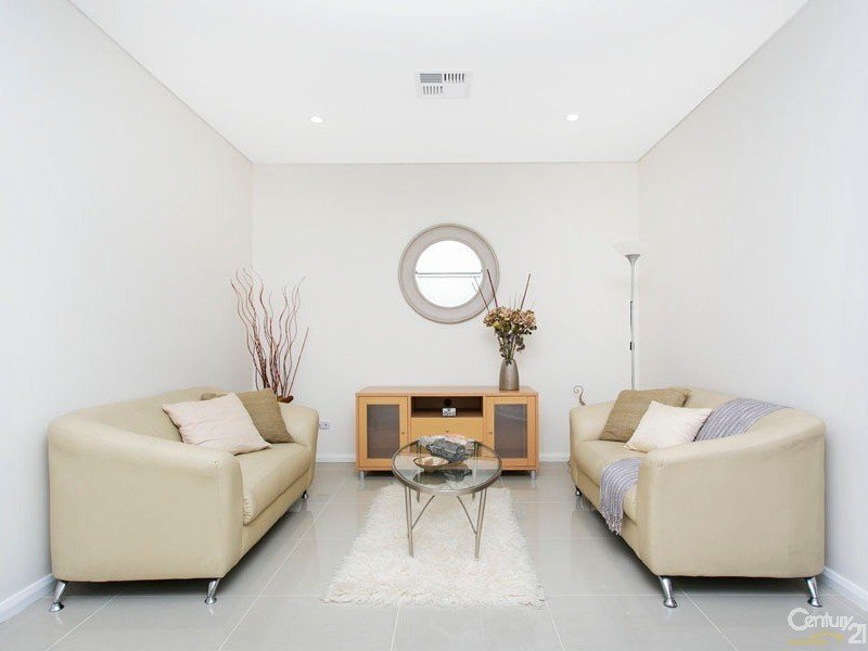 Photo - 76A Willarong Road, Caringbah NSW 2229 - Image 7