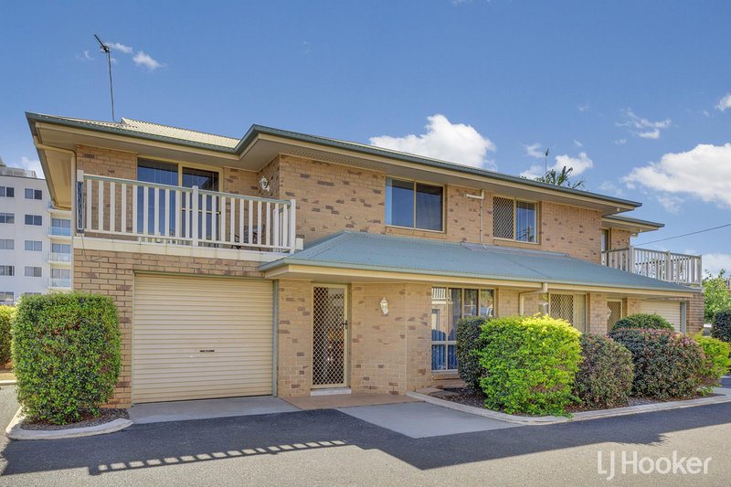 Photo - 7/7-11 Central Lane, Gladstone Central QLD 4680 - Image 1
