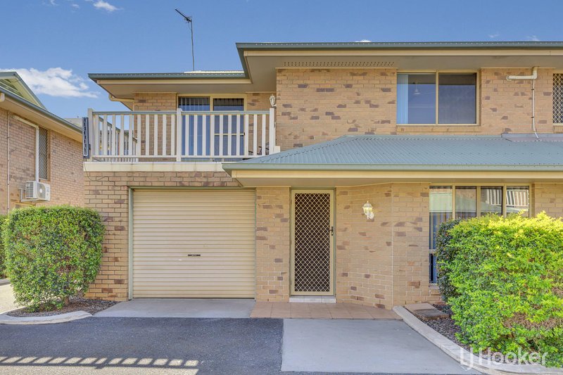 Photo - 7/7-11 Central Lane, Gladstone Central QLD 4680 - Image 2