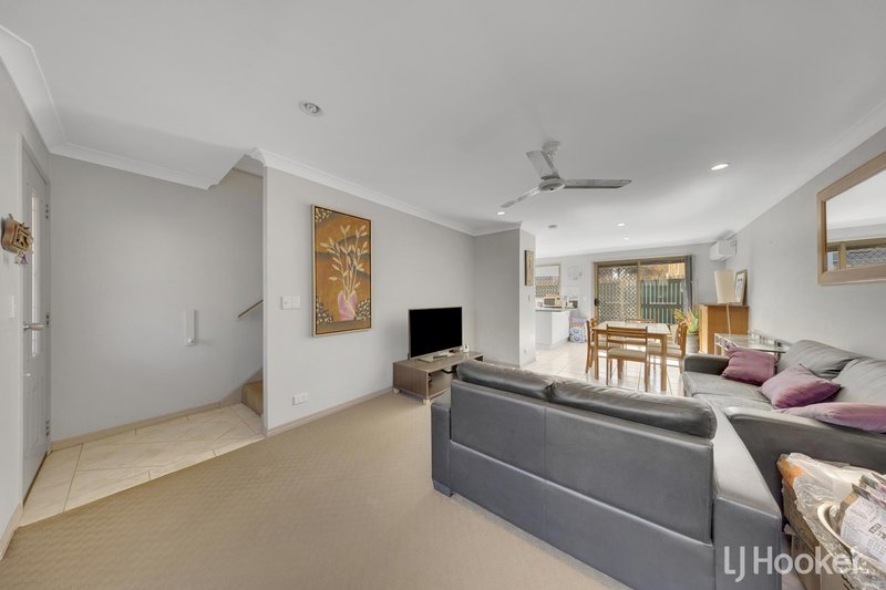 Photo - 7/7-11 Central Lane, Gladstone Central QLD 4680 - Image 6