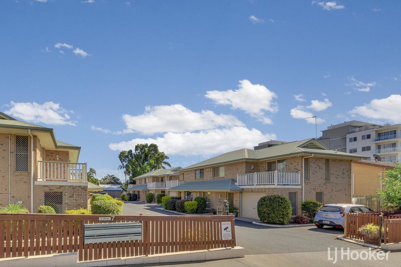 Photo - 7/7-11 Central Lane, Gladstone Central QLD 4680 - Image 13