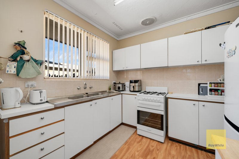 Photo - 77 & 77A Woodhall Street, Stirling WA 6021 - Image 7