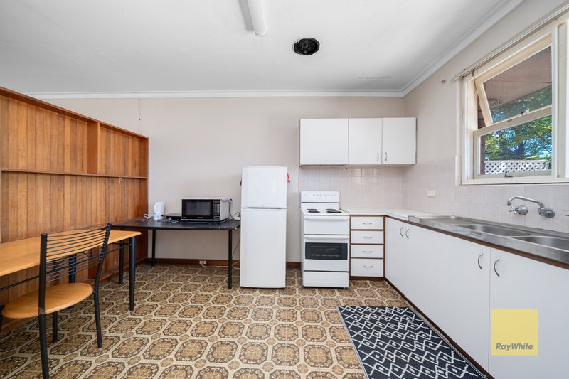 Photo - 77 & 77A Woodhall Street, Stirling WA 6021 - Image 18