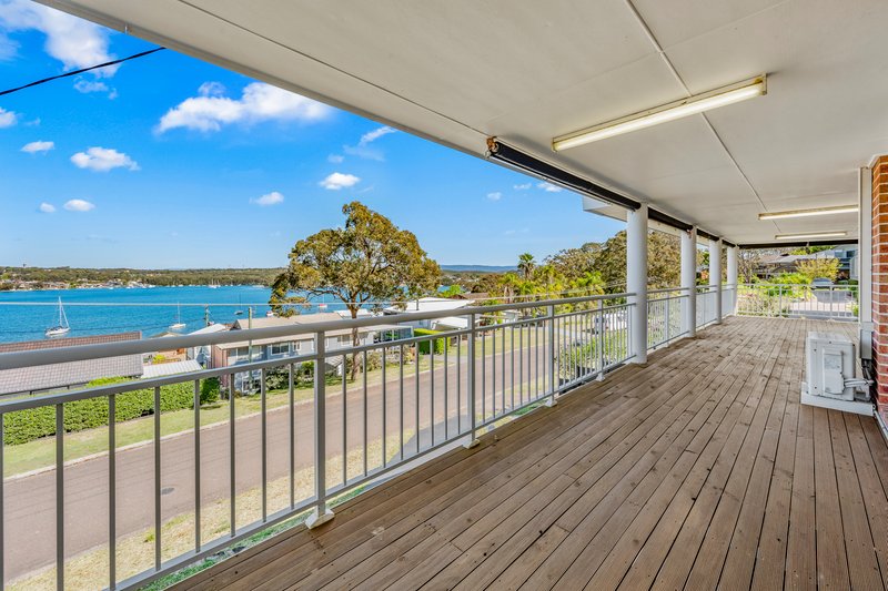 77 Alkrington Avenue, Fishing Point NSW 2283