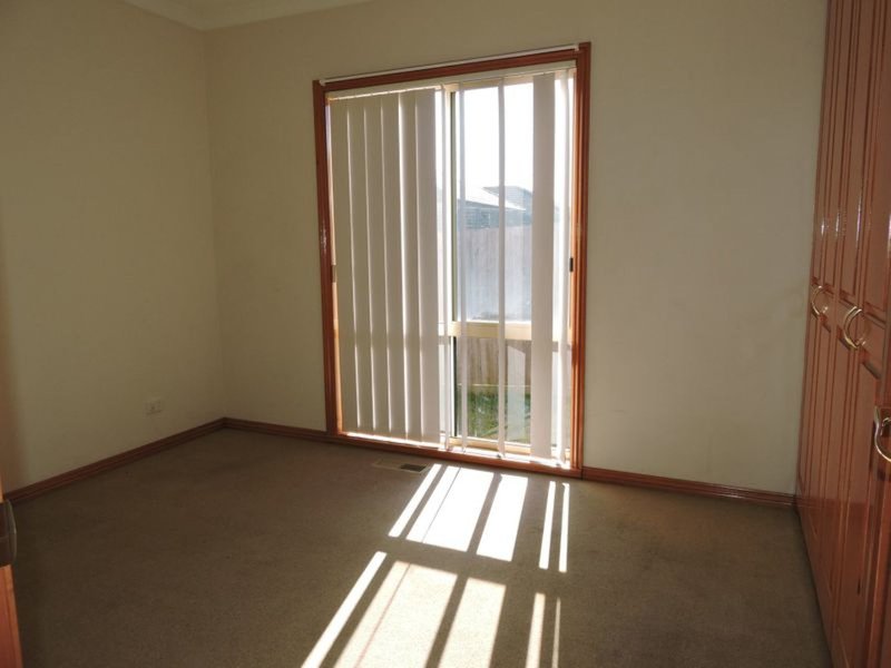 Photo - 77 Aylmer Road, Lynbrook VIC 3975 - Image 6