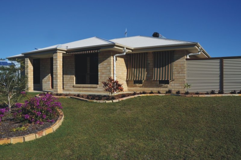 Photo - 77 Beach Drive, Burrum Heads QLD 4659 - Image 3