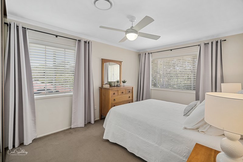 Photo - 77 Bedivere Street, Carindale QLD 4152 - Image 9