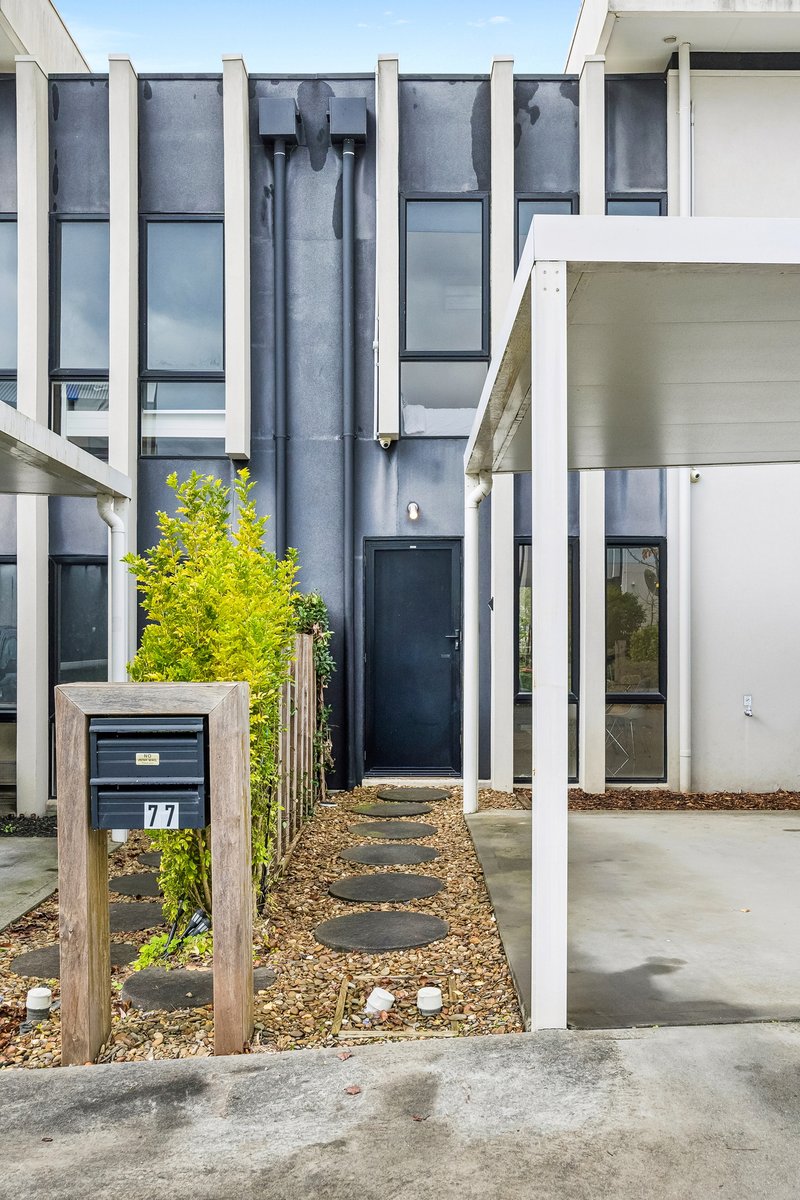 Photo - 77 Belsay Chase, Chirnside Park VIC 3116 - Image 2