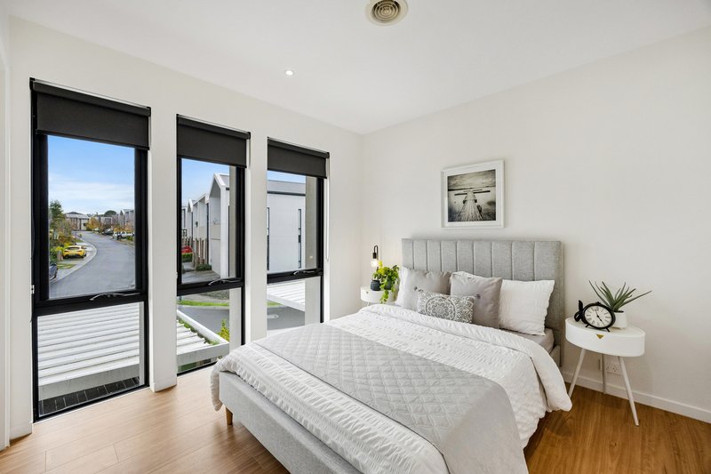 Photo - 77 Belsay Chase, Chirnside Park VIC 3116 - Image 8