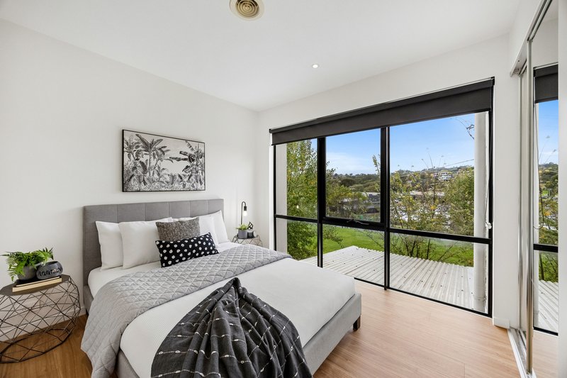 Photo - 77 Belsay Chase, Chirnside Park VIC 3116 - Image 10