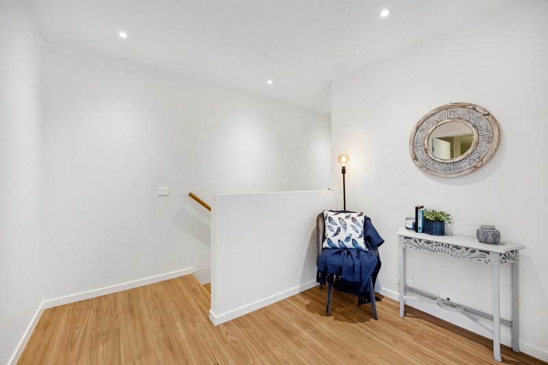 Photo - 77 Belsay Chase, Chirnside Park VIC 3116 - Image 12