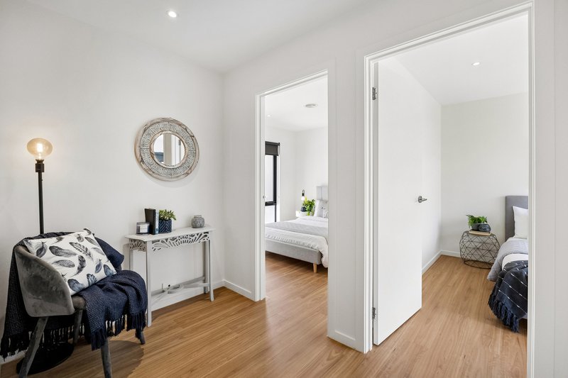 Photo - 77 Belsay Chase, Chirnside Park VIC 3116 - Image 13
