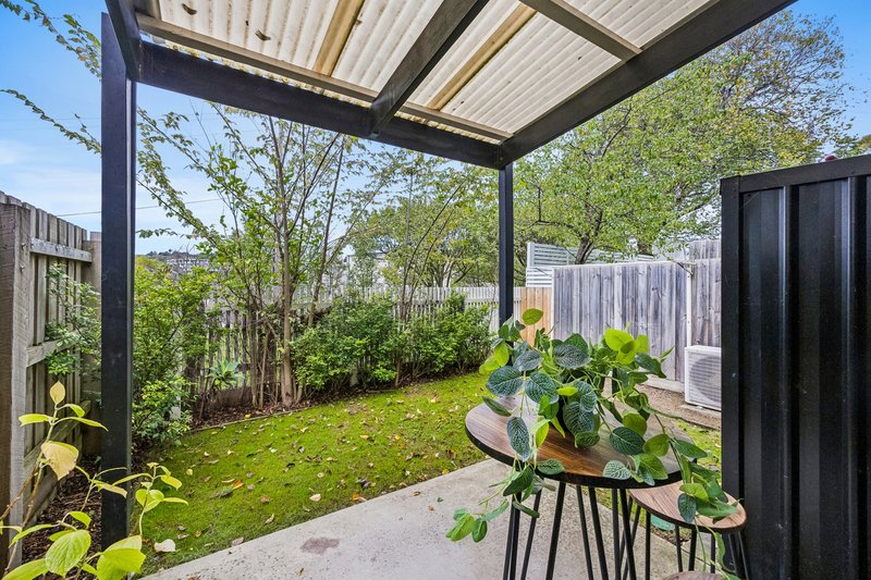 Photo - 77 Belsay Chase, Chirnside Park VIC 3116 - Image 16