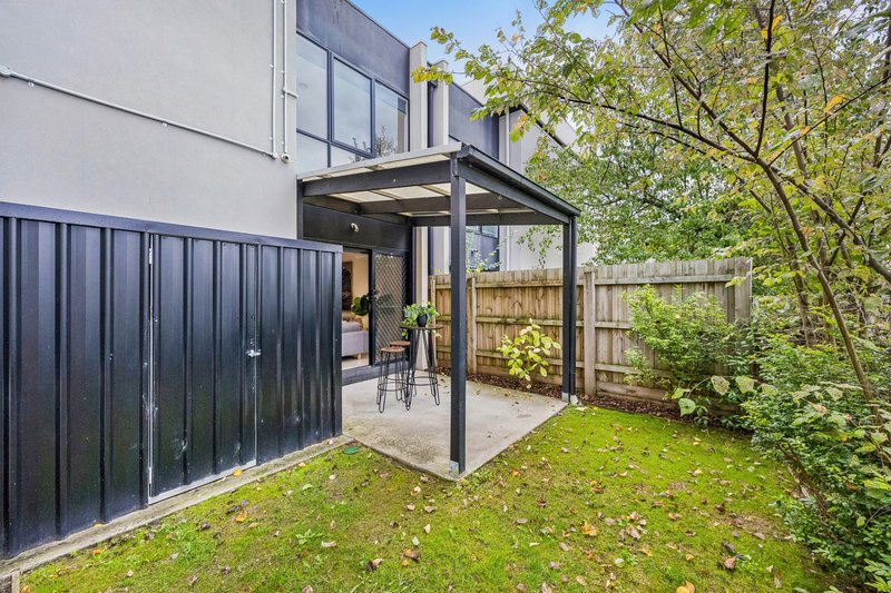 Photo - 77 Belsay Chase, Chirnside Park VIC 3116 - Image 17