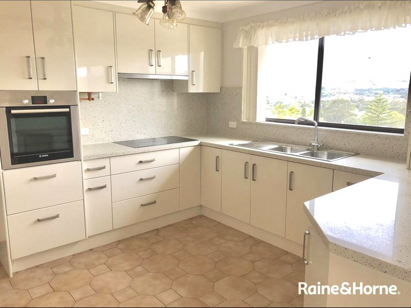 Photo - 77 Blackman Parade, Unanderra NSW 2526 - Image 2