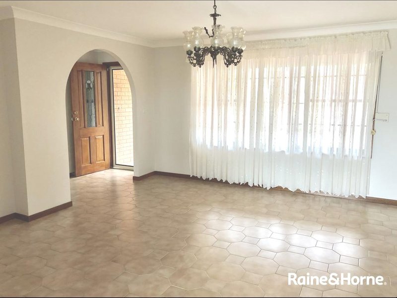 Photo - 77 Blackman Parade, Unanderra NSW 2526 - Image 3