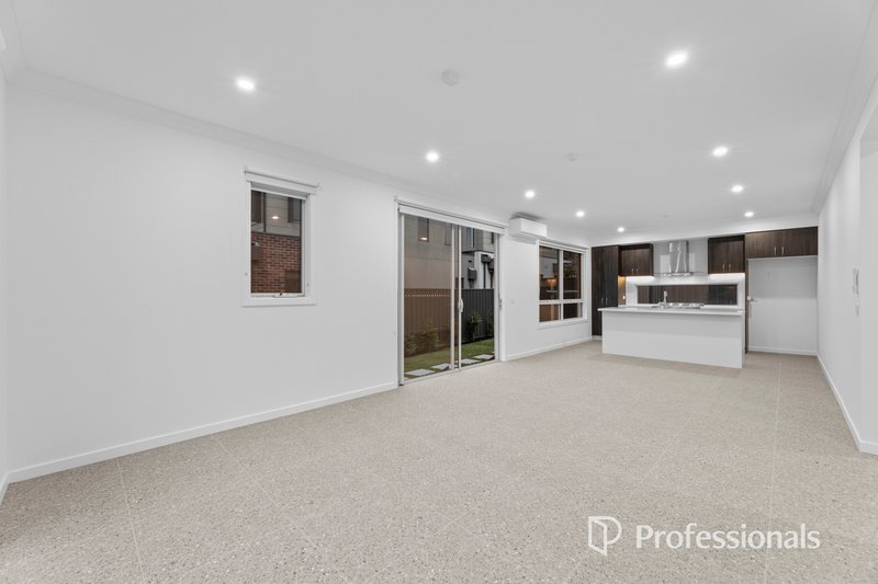 Photo - 77 Board Street, Doncaster VIC 3108 - Image 5