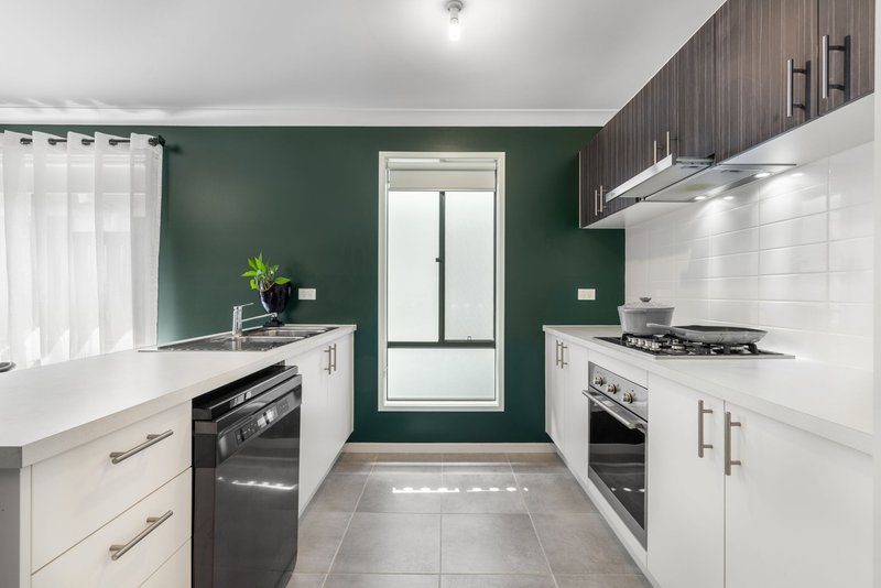 Photo - 77 Boomi Avenue, South Maclean QLD 4280 - Image 4