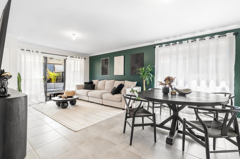 Photo - 77 Boomi Avenue, South Maclean QLD 4280 - Image 5