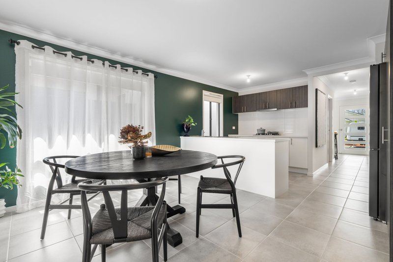 Photo - 77 Boomi Avenue, South Maclean QLD 4280 - Image 6