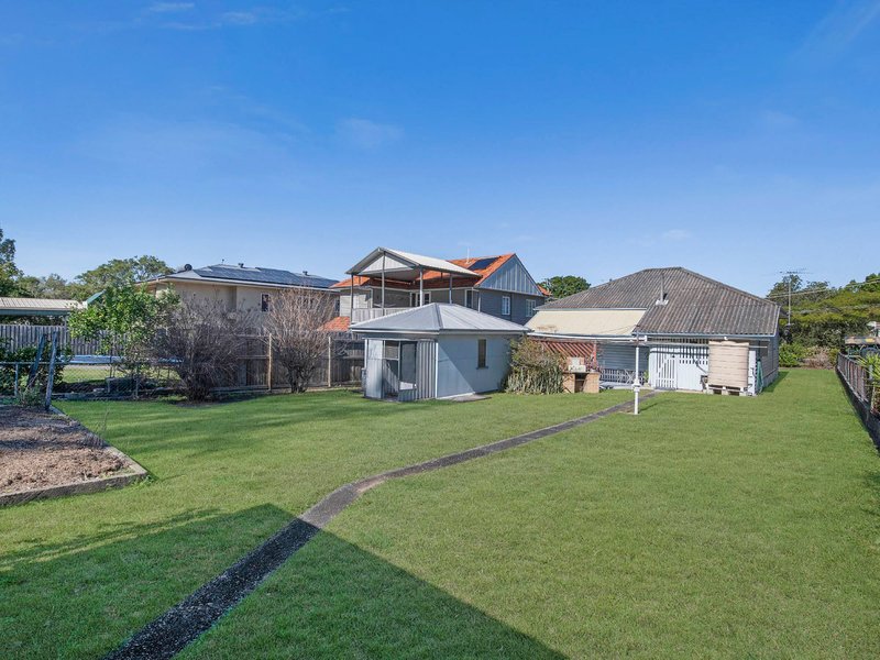 Photo - 77 Browns Dip Road, Enoggera QLD 4051 - Image 5