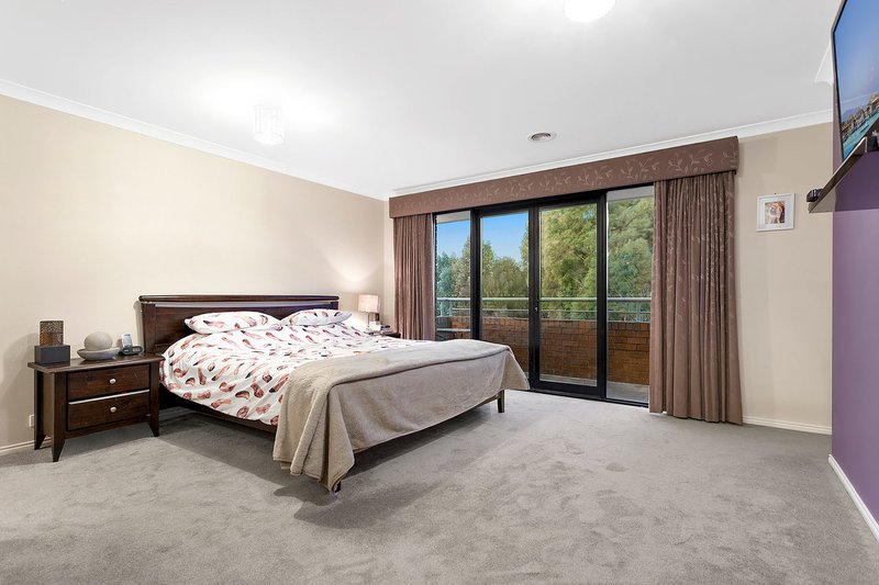 Photo - 77 Bushmans Way, South Morang VIC 3752 - Image 9