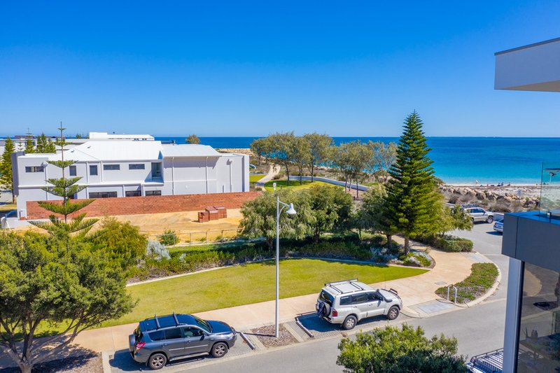 Photo - 77 Caledonia Loop, North Coogee WA 6163 - Image 4