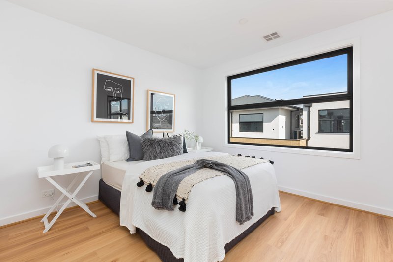 Photo - 7/7 Carat Street, Greenvale VIC 3059 - Image 11