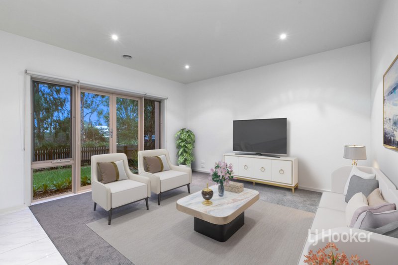 Photo - 77 Central Park Avenue, Point Cook VIC 3030 - Image 3