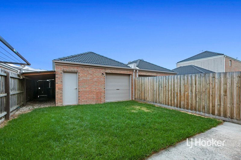 Photo - 77 Central Park Avenue, Point Cook VIC 3030 - Image 17