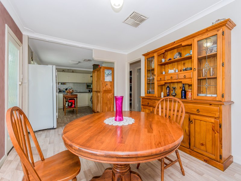 Photo - 77 Chisham Avenue, Parmelia WA 6167 - Image 7