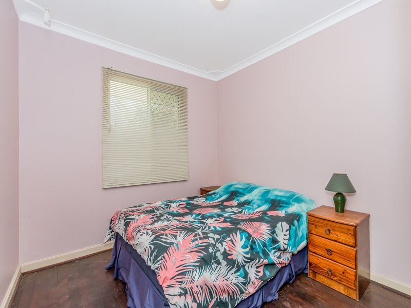 Photo - 77 Chisham Avenue, Parmelia WA 6167 - Image 9