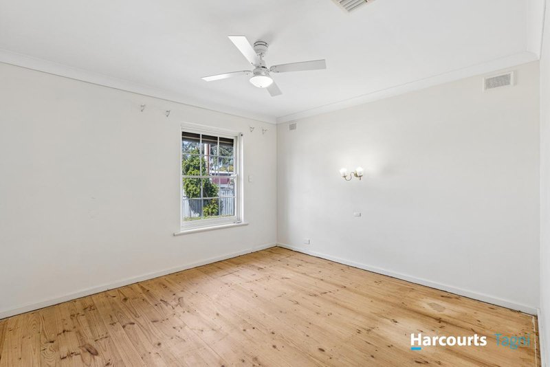 Photo - 77 Collins Parade, Hackham SA 5163 - Image 5