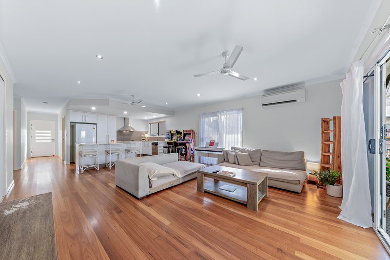 Photo - 77 Country Road, Cannonvale QLD 4802 - Image 8