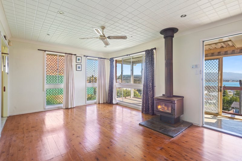Photo - 77 Cuthbert Drive, Mount Warrigal NSW 2528 - Image 3