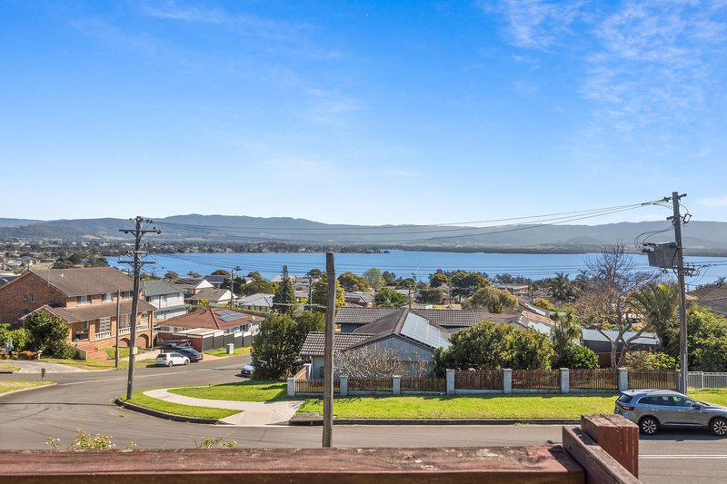 Photo - 77 Cuthbert Drive, Mount Warrigal NSW 2528 - Image 4