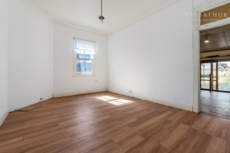 Photo - 77 Docker Street, Wagga Wagga NSW 2650 - Image 6