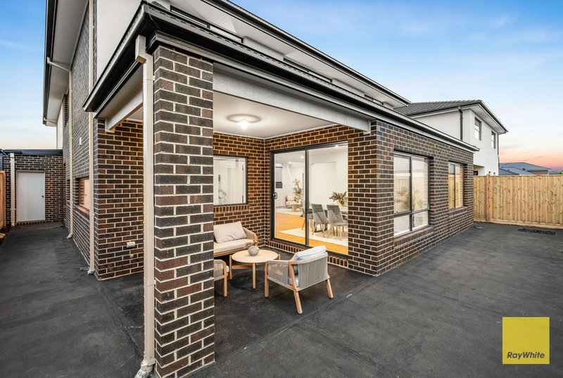 Photo - 77 Dominion Drive, Burnside VIC 3023 - Image 14
