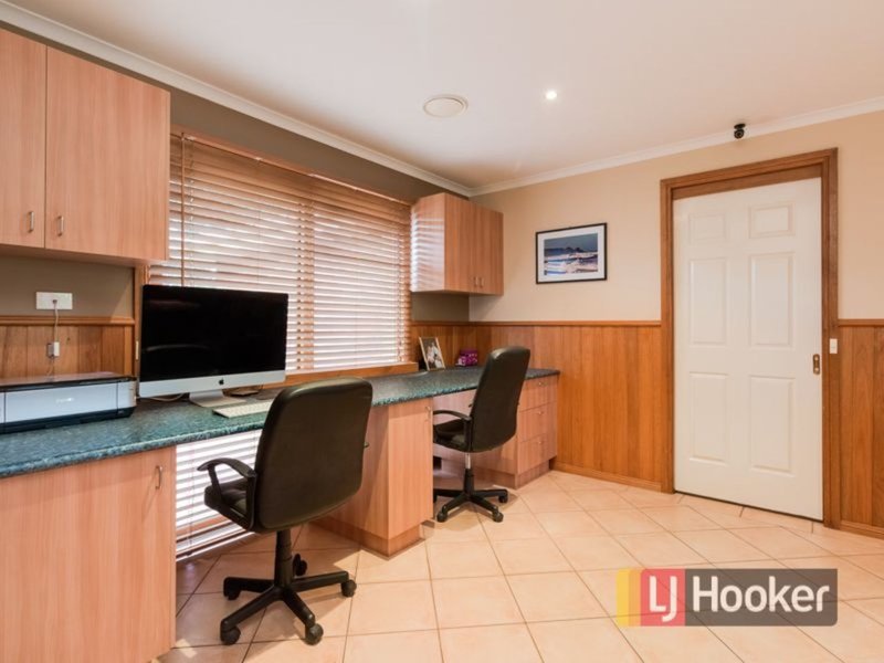 Photo - 77 Eagle Drive, Pakenham VIC 3810 - Image 14