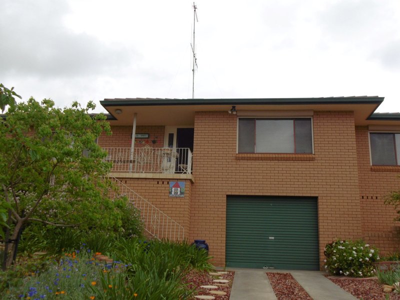 77 East Street, Parkes NSW 2870