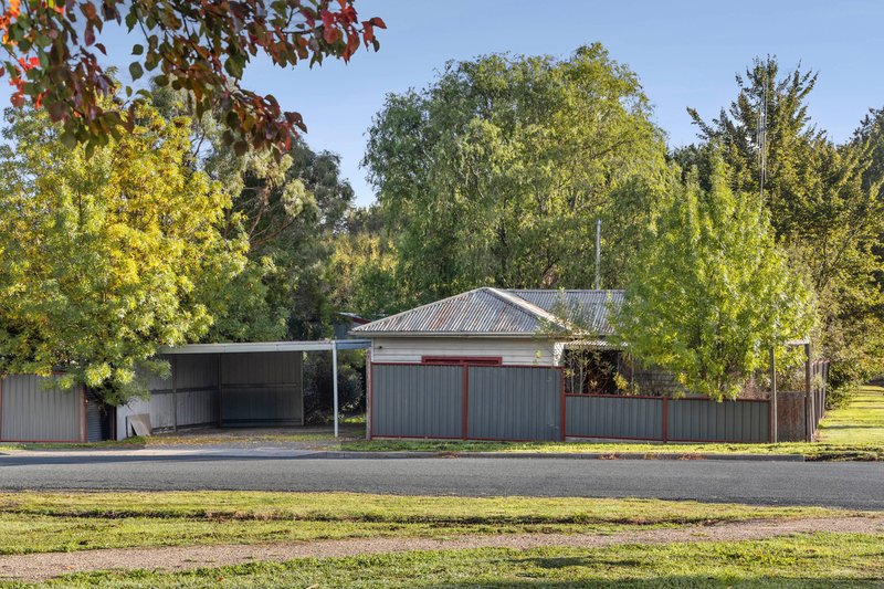 Photo - 77 Ebden Street, Kyneton VIC 3444 - Image 2