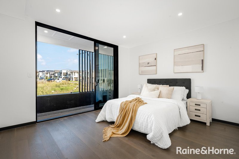 Photo - 77 Equinox Drive, Box Hill NSW 2765 - Image 7