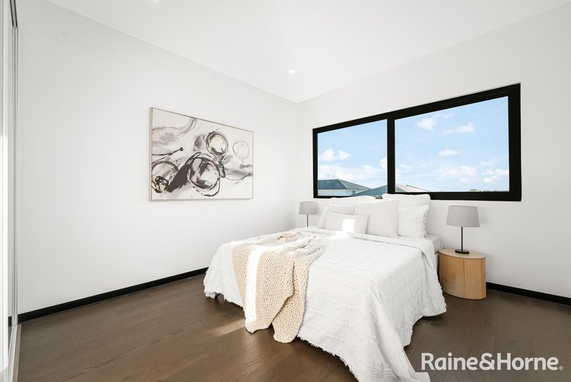 Photo - 77 Equinox Drive, Box Hill NSW 2765 - Image 10