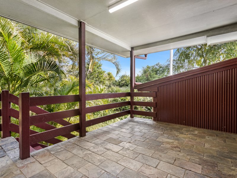 Photo - 77 Helsham Street, Point Vernon QLD 4655 - Image 16