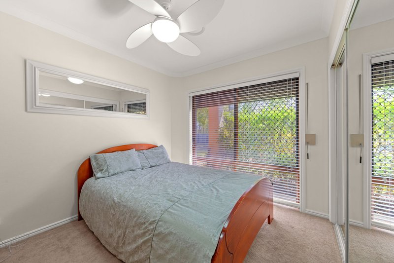 Photo - 77 Highvale Drive, Helensvale QLD 4212 - Image 8