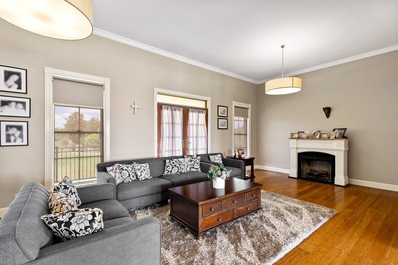 Photo - 77 Homestead Road, Orchard Hills NSW 2748 - Image 3