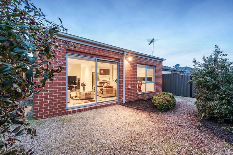 Photo - 77 Huntington Drive, Craigieburn VIC 3064 - Image 11